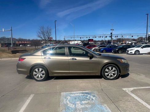 Used 2010 Honda Accord EX-L image 5