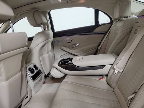 Used 2020 Mercedes-Benz S 560 Sedan image 13
