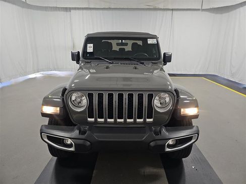 Used 2023 Jeep Gladiator Overland AWD/4WD image 4