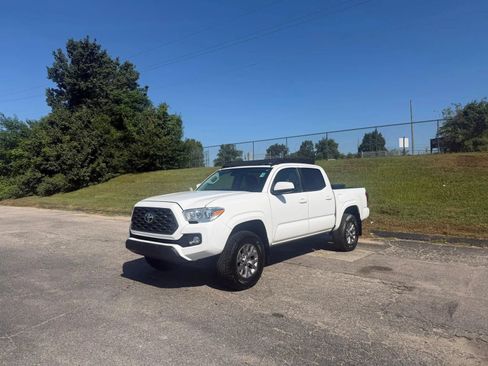 Used 2020 Toyota Tacoma SR w/ SR Convenience Package RWD image 2