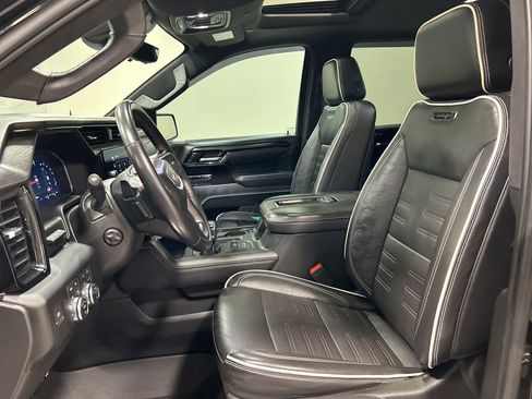 Used 2022 GMC Sierra 1500 AT4X image 10