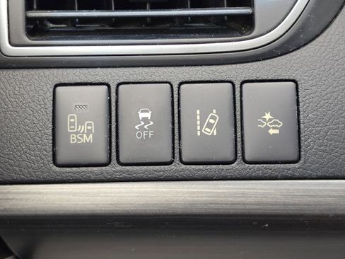 Used 2016 Toyota Camry XLE w/ Moonroof Package FWD image 15