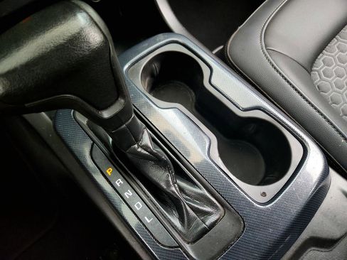 Used 2021 Chevrolet Colorado Z71 w/ Safety Package RWD image 17