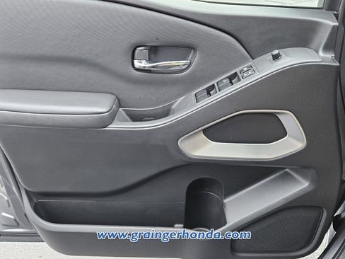 Used 2023 Nissan Frontier SV w/ Technology Package image 23