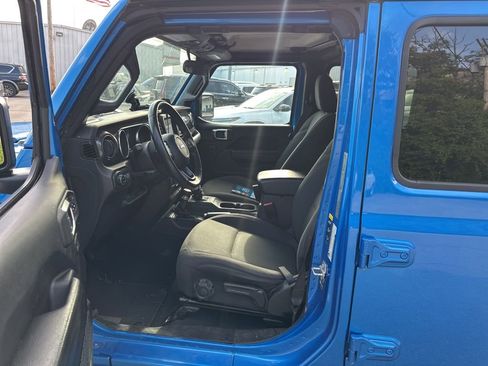Used 2022 Jeep Gladiator Sport AWD/4WD image 9