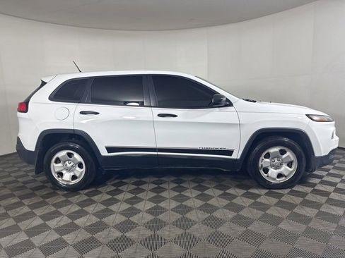 Used 2016 Jeep Cherokee Sport w/ Cold Weather Group image 2