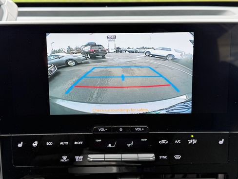 Used 2024 Toyota bZ4X XLE w/ Weather Package image 31