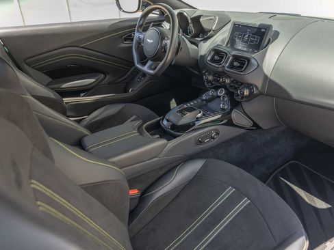 Used 2023 Aston Martin V8 Vantage Coupe RWD image 38
