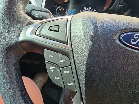 Used 2022 Ford Edge Titanium AWD/4WD image 17