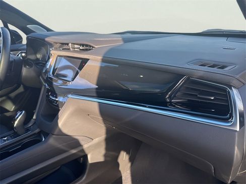 Certified 2025 Cadillac XT6 Premium Luxury w/ Platinum Package image 23