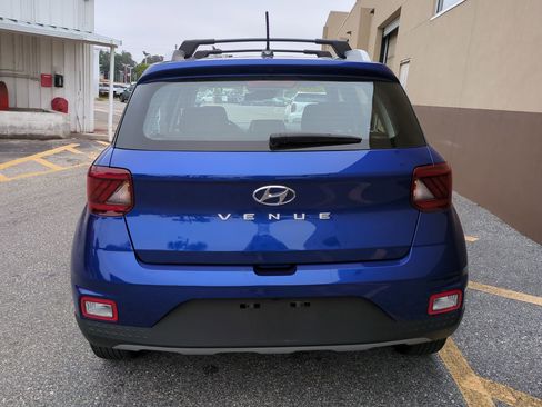 Certified 2023 Hyundai Venue Limited image 5