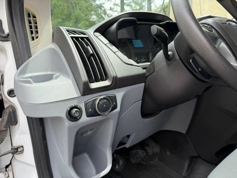 Used 2015 Ford Transit 250 130 Low Roof w/ Exterior Upgrade Package RWD image 16