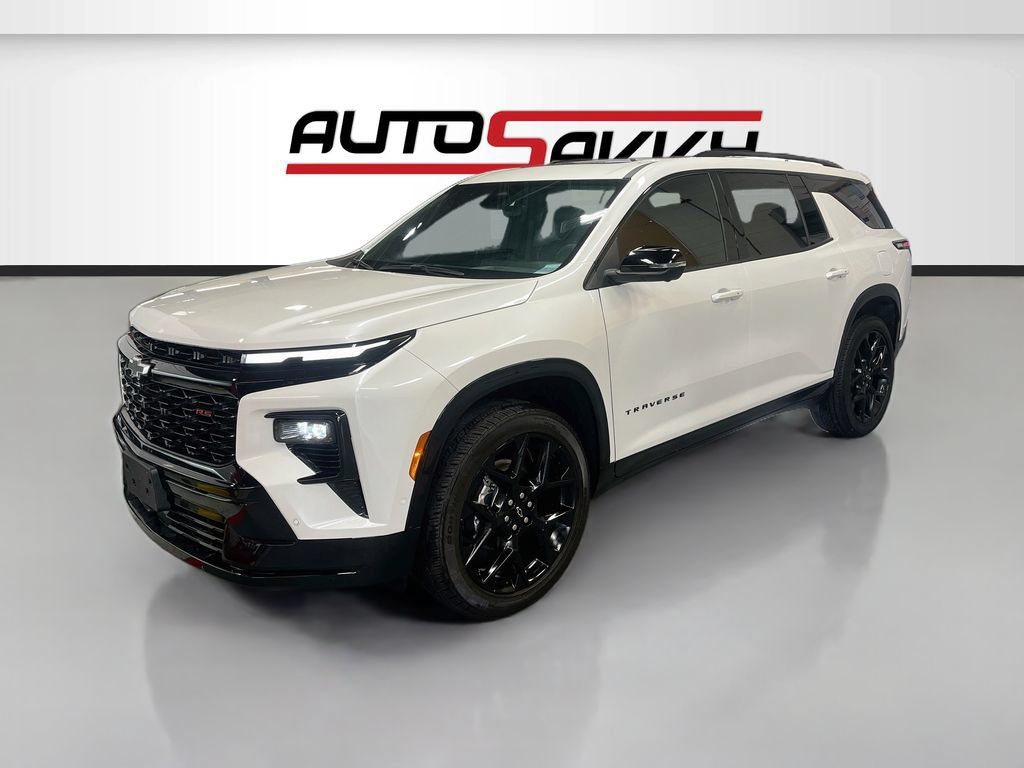 Used 2025 Chevrolet Traverse RS w/ LPO, Floor Liner Package AWD/4WD image 3