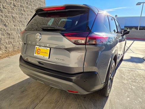 Used 2021 Nissan Rogue SV image 6