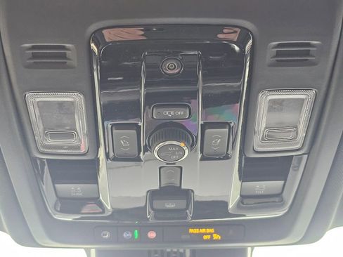 New 2026 Chevrolet Suburban Premier image 37