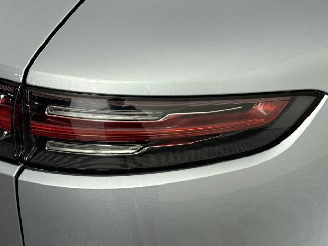 Used 2023 Porsche Cayenne AWD/4WD image 30