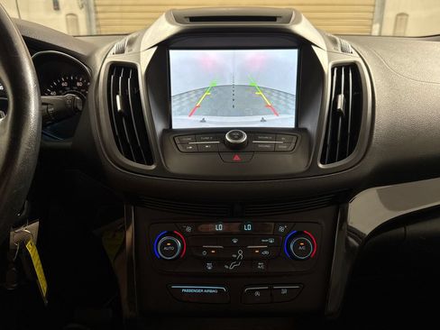 Used 2017 Ford Escape SE w/ Equipment Group 201A FWD image 17