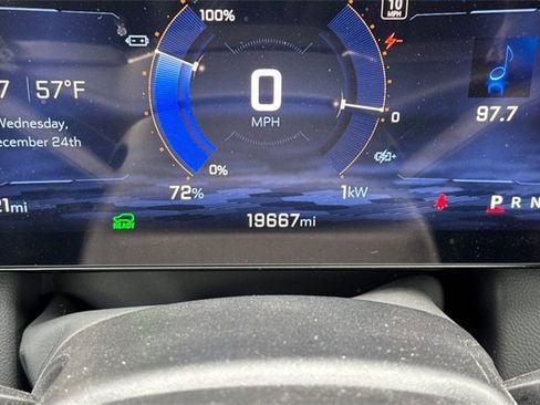 Certified 2024 Chevrolet Equinox EV LT image 38