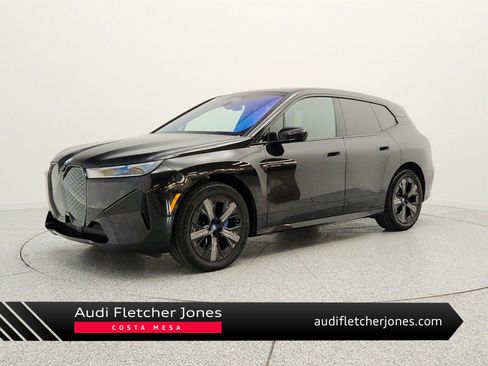 Used 2025 BMW iX xDrive50 AWD/4WD image 1