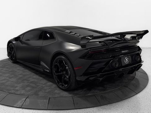 Used 2021 Lamborghini Huracan EVO RWD image 4