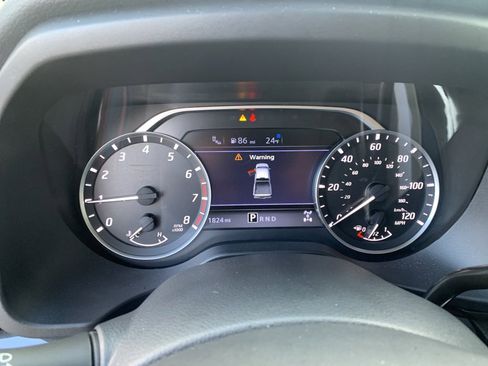 Used 2023 Nissan Titan SV w/ SV Convenience Package image 17