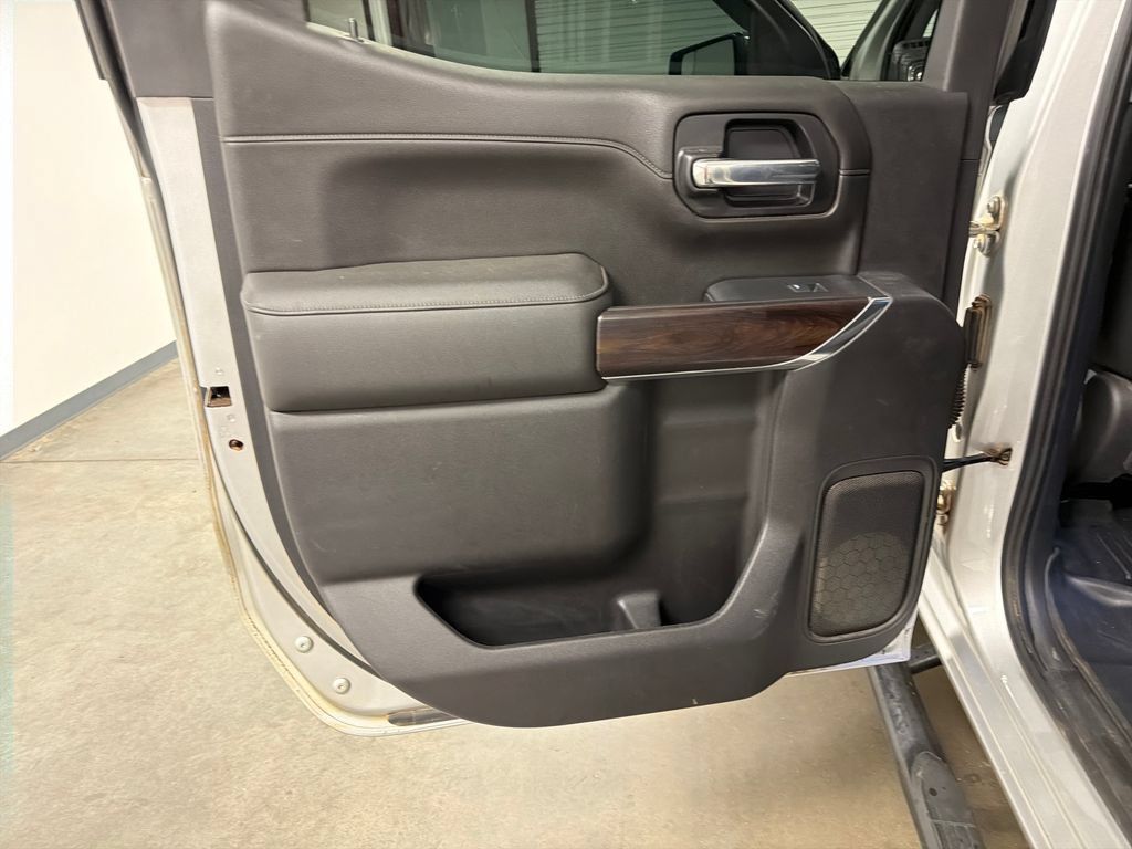 Used 2021 GMC Sierra 1500 SLT w/ SLT Convenience Package AWD/4WD image 30