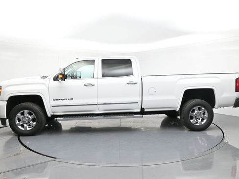 Used 2019 GMC Sierra 3500 Denali w/ Duramax Plus Package AWD/4WD image 3