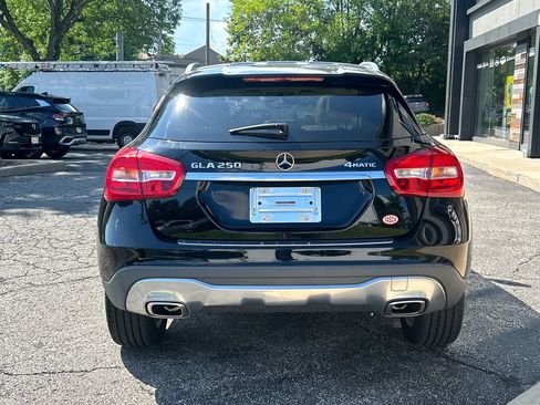 Used 2018 Mercedes-Benz GLA 250 4MATIC image 3