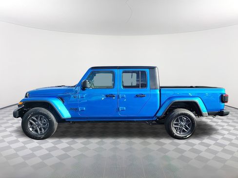 New 2025 Jeep Gladiator Sport image 7