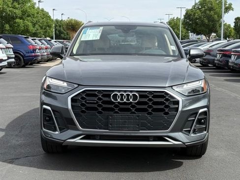 Used 2022 Audi Q5 2.0T Premium w/ Convenience Package AWD/4WD image 3