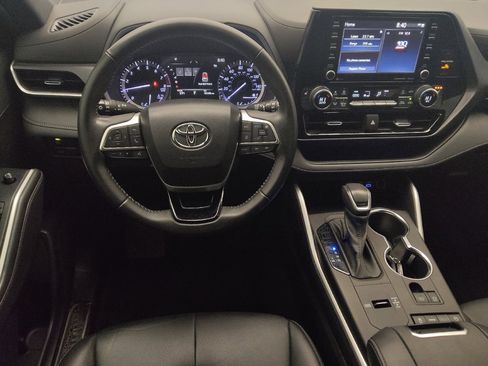 Used 2022 Toyota Highlander XSE image 22
