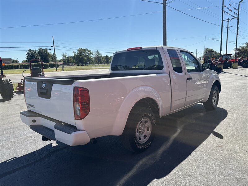 Used 2019 Nissan Frontier S RWD image 4