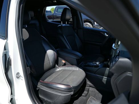 Used 2023 Ford Escape ST-Line FWD image 22
