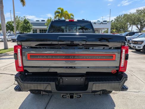 Used 2024 Ford F250 Lariat w/ Lariat Ultimate Package AWD/4WD image 5