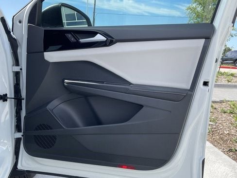 New 2025 Volkswagen Taos S image 28