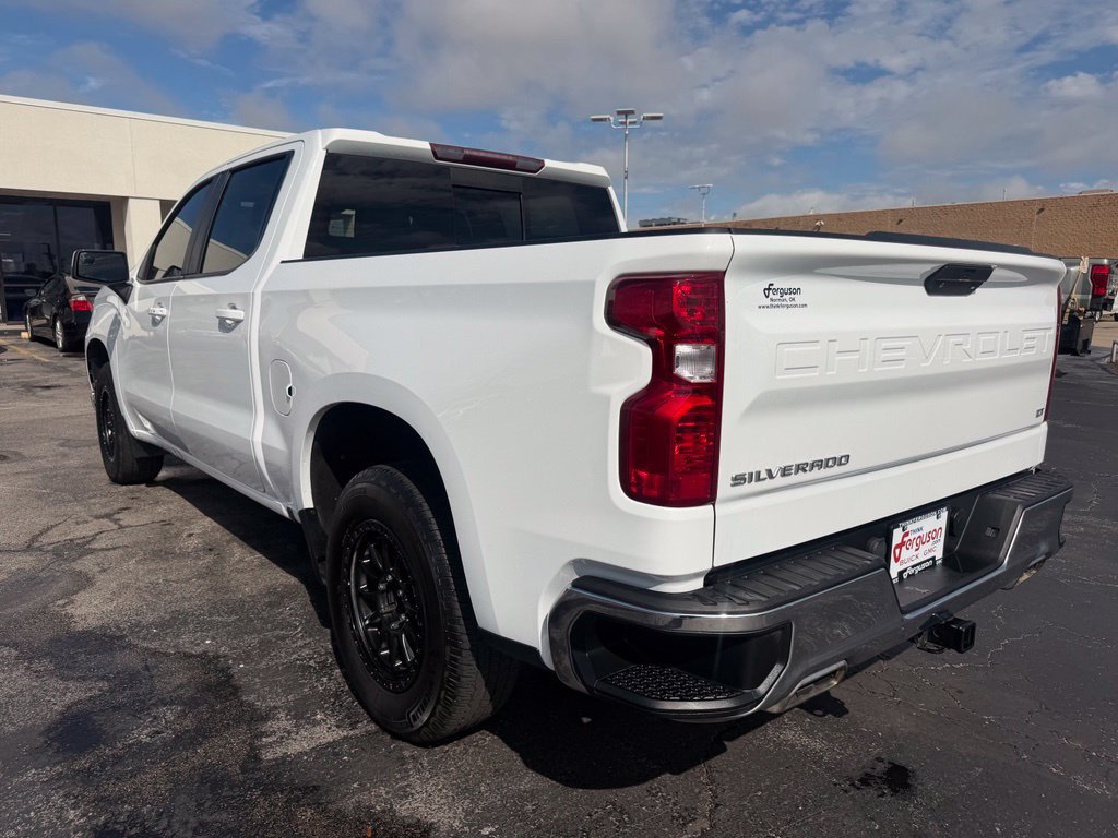 Used 2021 Chevrolet Silverado 1500 LT AWD/4WD image 16