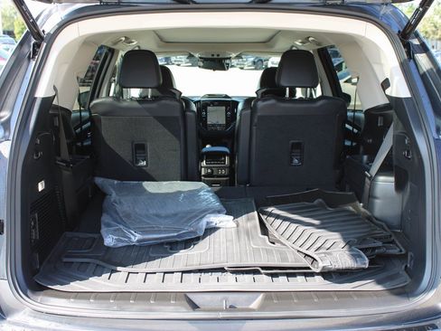 Used 2025 Subaru Ascent Bronze Edition w/ Onyx Package image 30