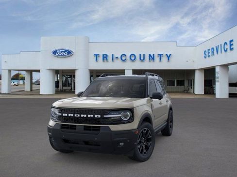New 2025 Ford Bronco Sport Outer Banks w/ Outer Banks Tech Package+ AWD/4WD image 2