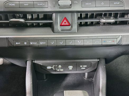 Used 2025 Kia K4 FWD image 23