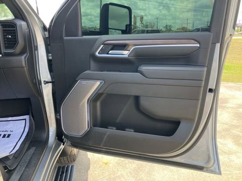 Used 2025 Chevrolet Silverado 3500 High Country w/ High Country Premium Package AWD/4WD image 15
