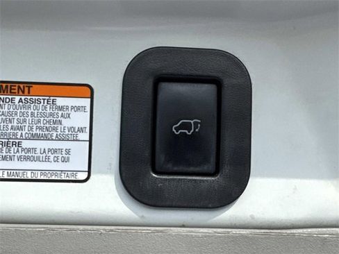 Used 2019 Toyota Sienna SE image 15