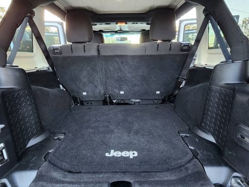Used 2016 Jeep Wrangler Unlimited Sport w/ Quick Order Package 24S AWD/4WD image 31