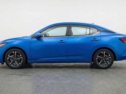 Used 2025 Nissan Sentra SV FWD image 5