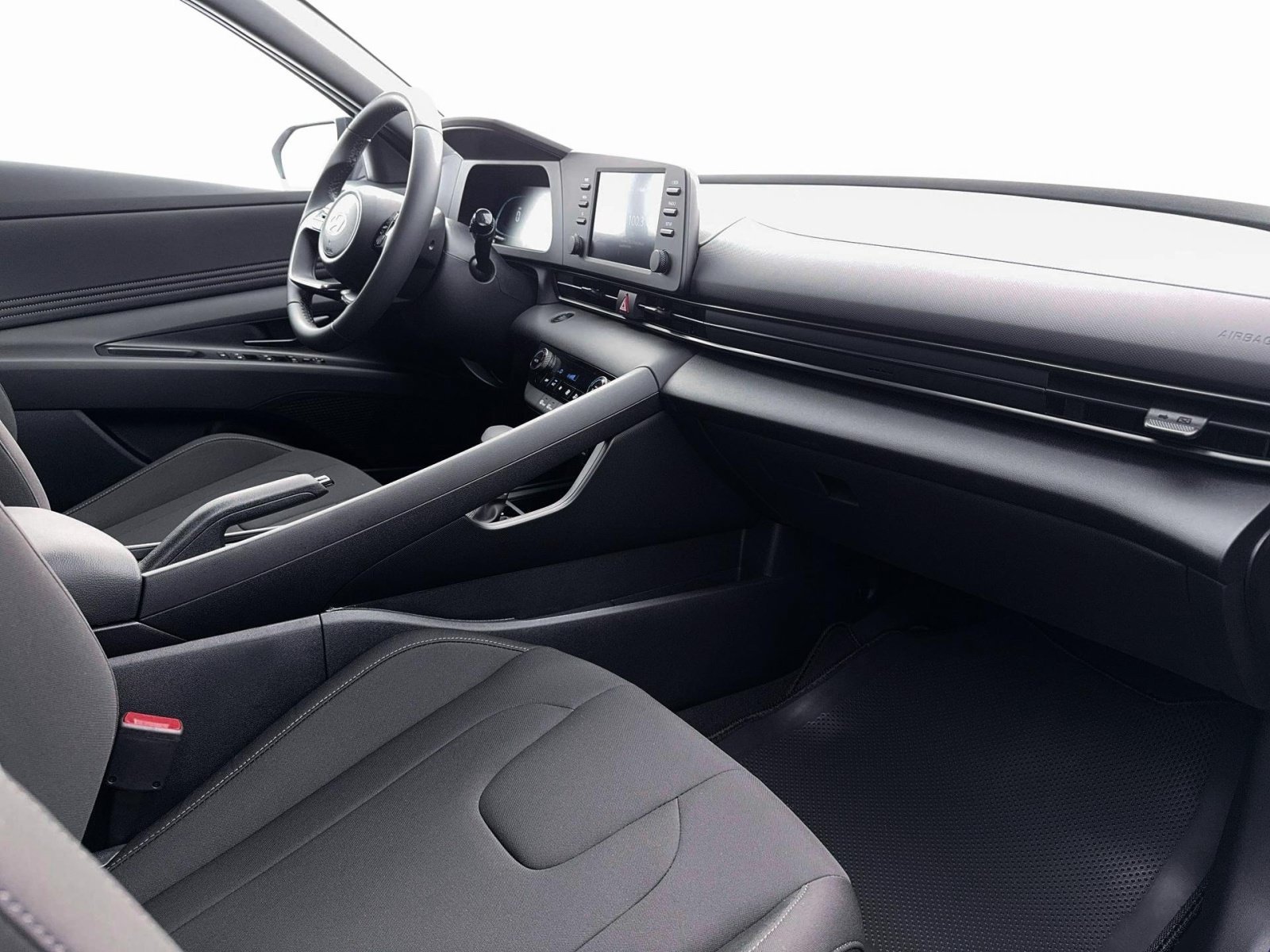 New 2026 Hyundai Elantra SEL Sport FWD image 15