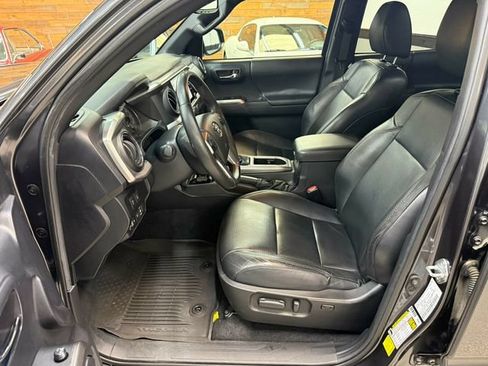 Used 2021 Toyota Tacoma Limited w/ Nightshade Package AWD/4WD image 25