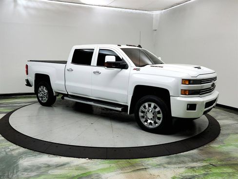 Used 2018 Chevrolet Silverado 3500 LTZ image 3