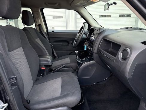 Used 2014 Jeep Patriot Sport image 11