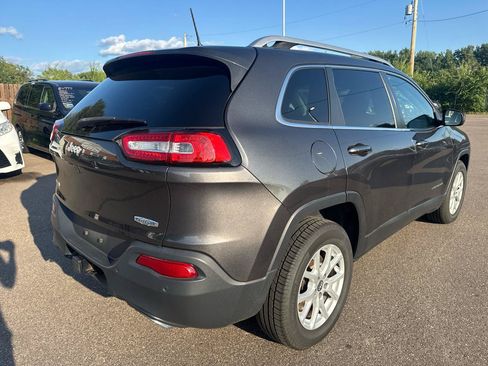 Used 2017 Jeep Cherokee Latitude w/ Safety/Convenience Group AWD/4WD image 5