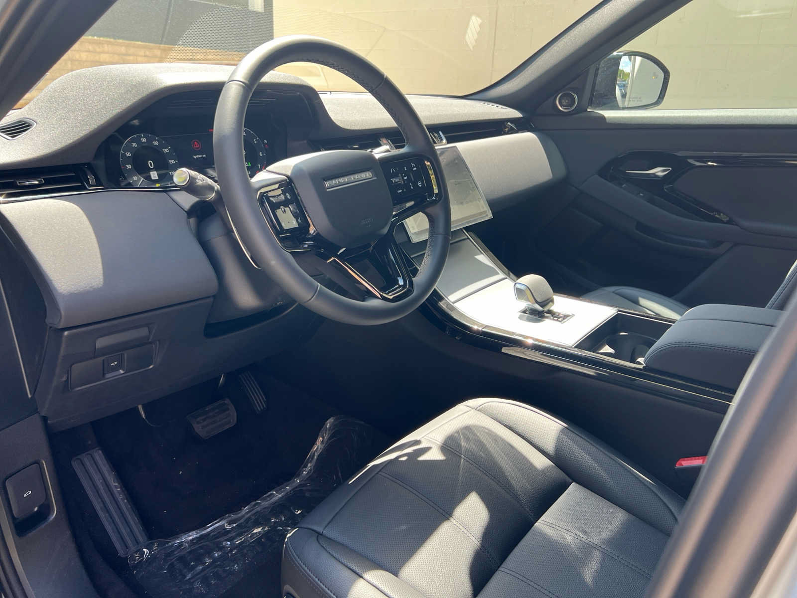 Used 2025 Land Rover Range Rover Evoque S AWD/4WD image 12