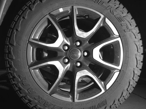 Used 2025 Jeep Compass Trailhawk AWD/4WD image 14